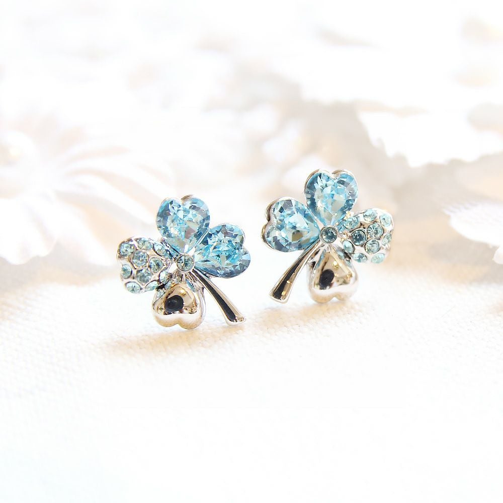 スワロフスキー★Happyクローバーピアス（アクア）