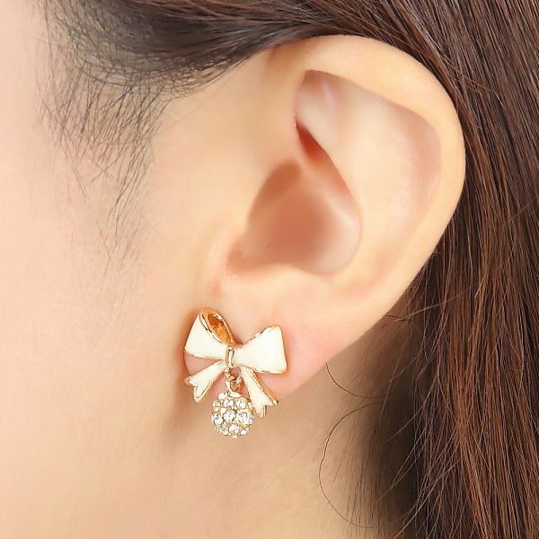 スワロフスキー★プリティリボンピアス（ホワイト）