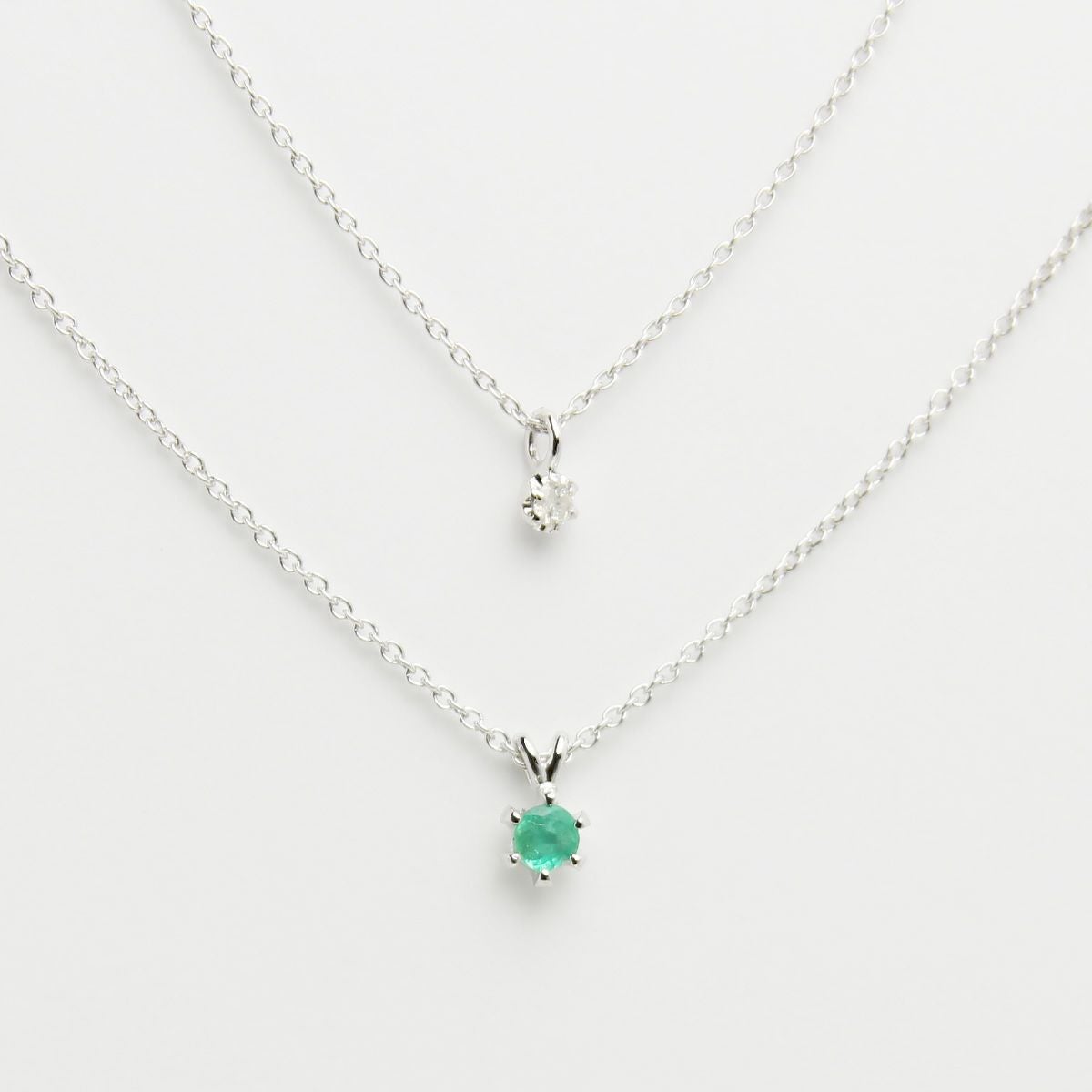 5月誕生石エメラルド×一粒ダイヤ★ダブルチェーンネックレス