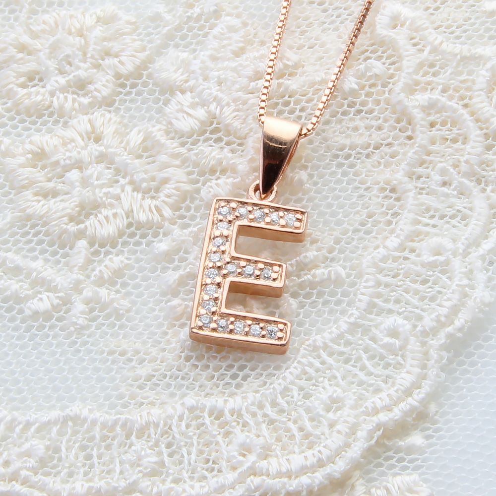 ダイヤパヴェ イニシャル E ネックレス