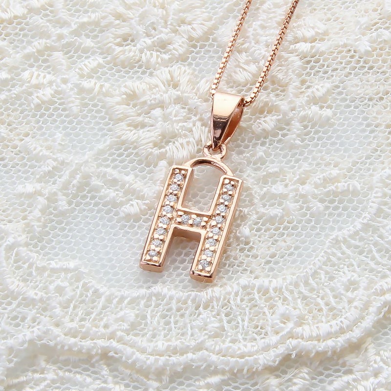 ダイヤパヴェ イニシャル H ネックレス