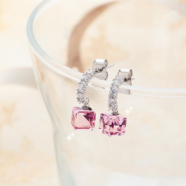 スワロフスキー★スイングキューブピアス（ピンク）