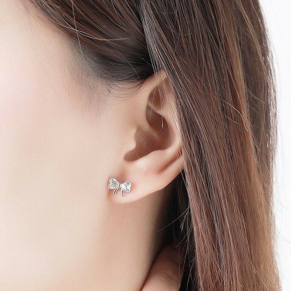 スワロフスキー☆リボンスタッドピアス | 誕生石 イニシャル